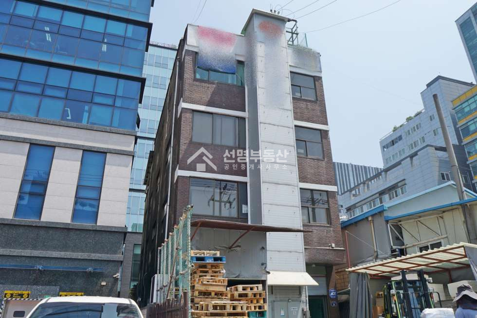 서울 성동구 성수동2가 가성비 좋은 공장형 사무실, 룸2개, 리프트, 전기증설가능 월세 매물번호 10349 사진 10