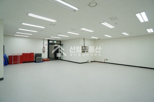 서울 성동구 성수동2가 성수역 초역세권 ㅣ 운동시설 추천ㅣ층고 2.9~4m,ㅣ 무권리 월세 매물번호 10358 사진 4