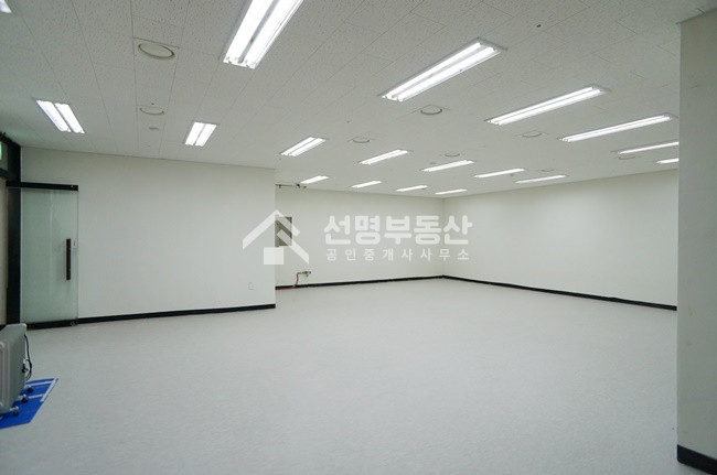 서울 성동구 성수동2가 성수역 초역세권 ㅣ 운동시설 추천ㅣ층고 2.9~4m,ㅣ 무권리 월세 매물번호 10358 사진 5