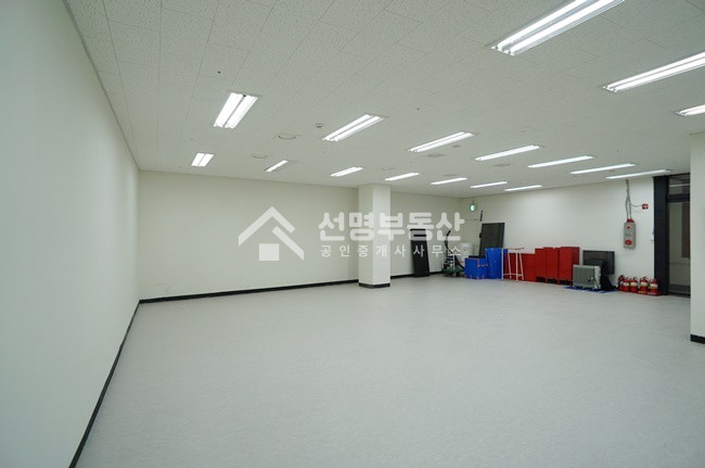 서울 성동구 성수동2가 성수역 초역세권 ㅣ 운동시설 추천ㅣ층고 2.9~4m,ㅣ 무권리 월세 매물번호 10358 사진 6