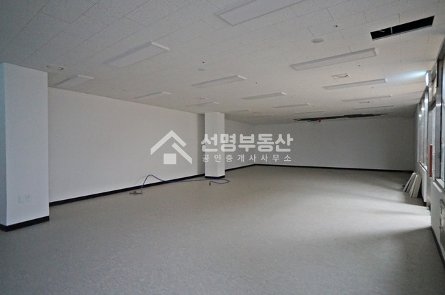 서울 성동구 성수동2가 성수역 초역세권 ㅣ 운동시설 추천ㅣ층고 2.9~4m,ㅣ 무권리 월세 매물번호 10358 사진 8