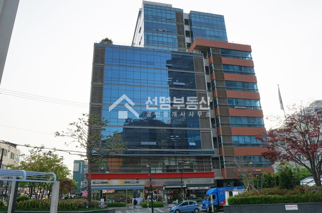 서울 성동구 성수동2가 실사용면적 43평, 빠른입주, 탕비실+룸1,주차2대 월세 매물번호 10494 사진 9