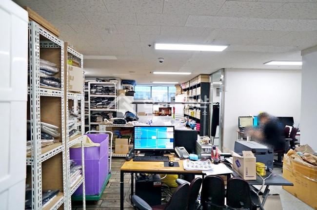 서울 성동구 성수동2가 삼환디지털벤처타워동 룸2개, 주차1대,전용 40평 ,가성비 좋은 지산 월세 매물번호 10542 사진 2