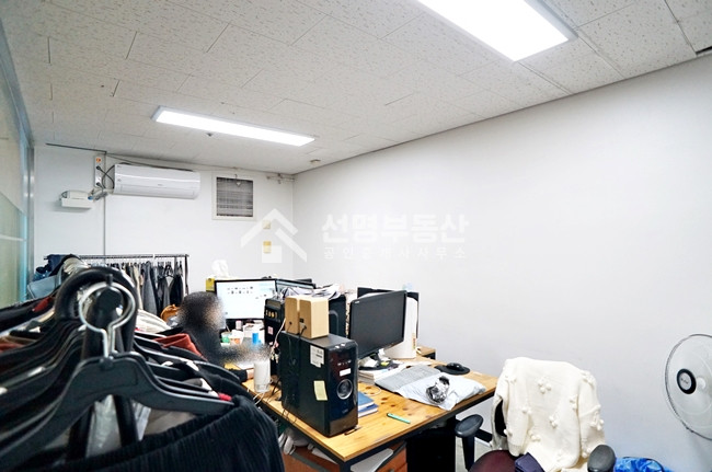 서울 성동구 성수동2가 삼환디지털벤처타워동 룸2개, 주차1대,전용 40평 ,가성비 좋은 지산 월세 매물번호 10542 사진 5
