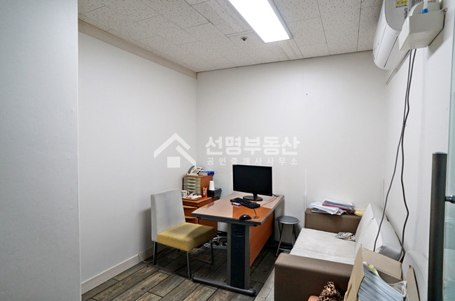 서울 성동구 성수동2가 삼환디지털벤처타워동 룸2개, 주차1대,전용 40평 ,가성비 좋은 지산 월세 매물번호 10542 사진 6