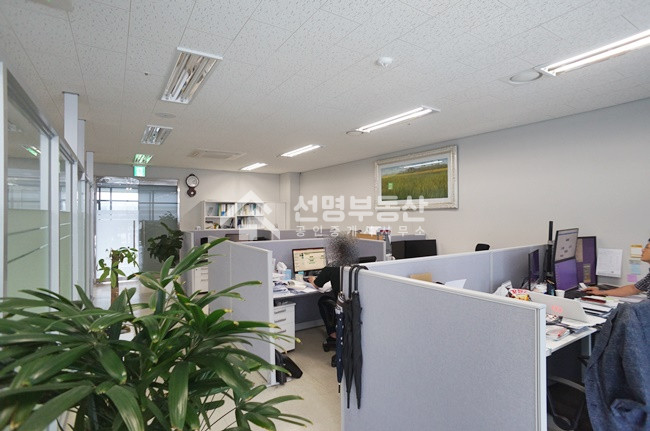 서울 성동구 성수동1가 AK밸리 지식산업센터 룸1개 실입주가능한 매매 매매 매물번호 10296 사진 4