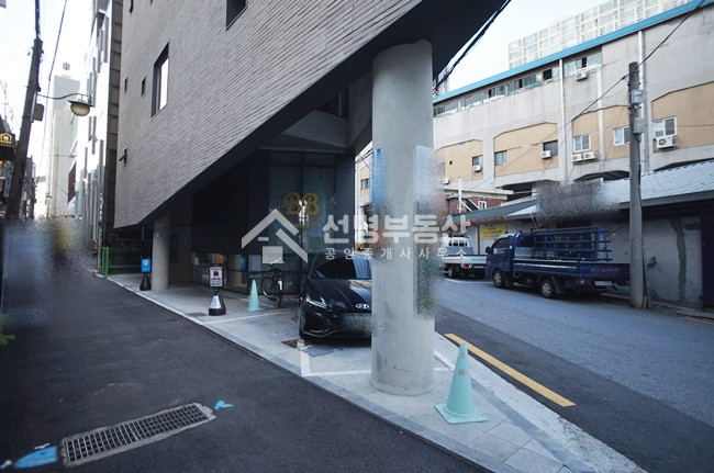 서울 성동구 성수동1가 디자인 건물내외관,신축 월세 매물번호 10598 사진 3