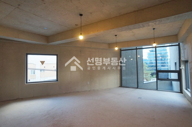 서울 성동구 성수동1가 디자인 건물내외관,신축 월세 매물번호 10597 사진 3