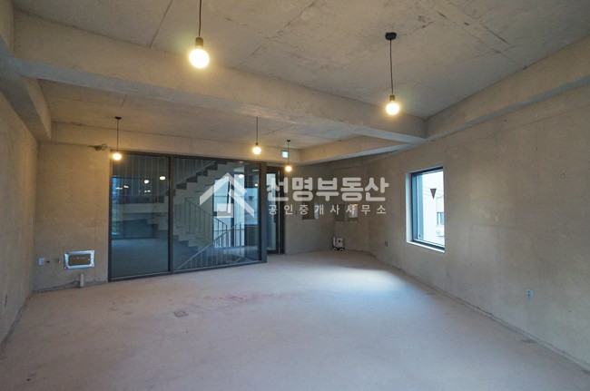 서울 성동구 성수동1가 디자인 건물내외관,신축 월세 매물번호 10597 사진 4