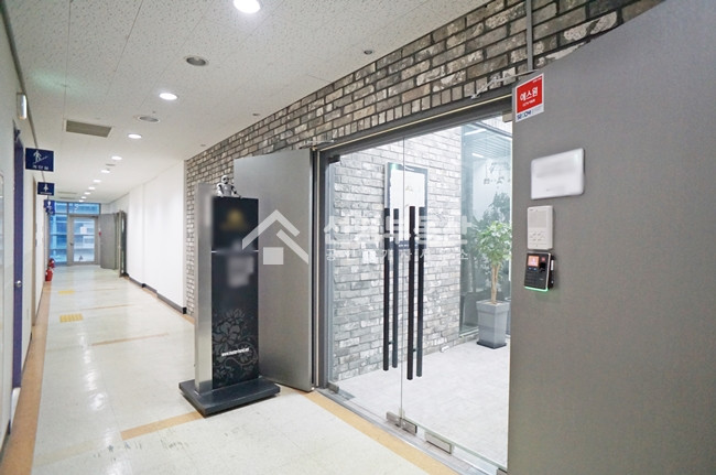 서울 성동구 성수동2가 에이스성수ㅣ실평수180평 ㅣ층고4.5mㅣ단독층+단독테라스 매매 매물번호 10095 사진 10