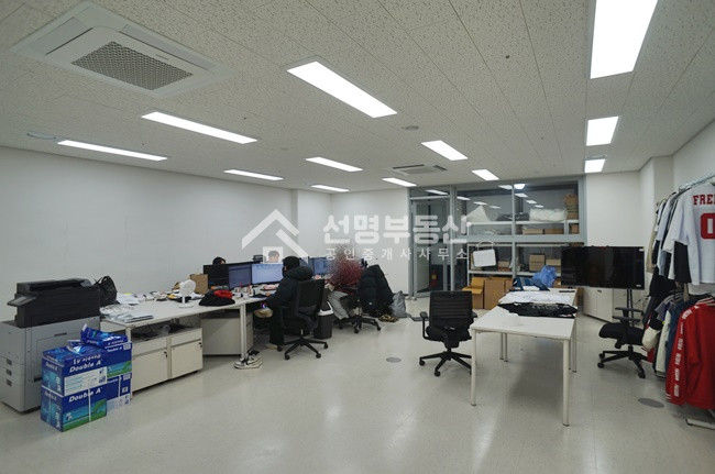 서울 성동구 성수동2가 성수SKV1CENTERI동 성수동 랜드마크 SKV1센터 1동,업주지원시설 매매 매매 매물번호 10718 사진 1