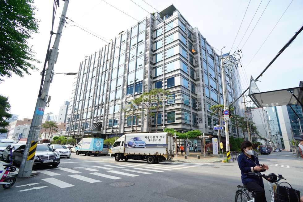 서울 성동구 성수동2가 환기 잘되는 지하 공장 , 전용 87평+테라스15평 월세 매물번호 10560 사진 6