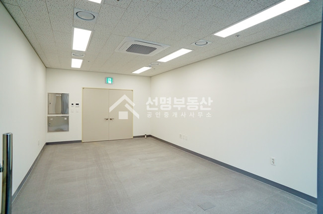 서울 성동구 성수동2가 신축 가성비 소형사무실, 첫입주, 지하 사무실겸 창고 월세 매물번호 11129 사진 1