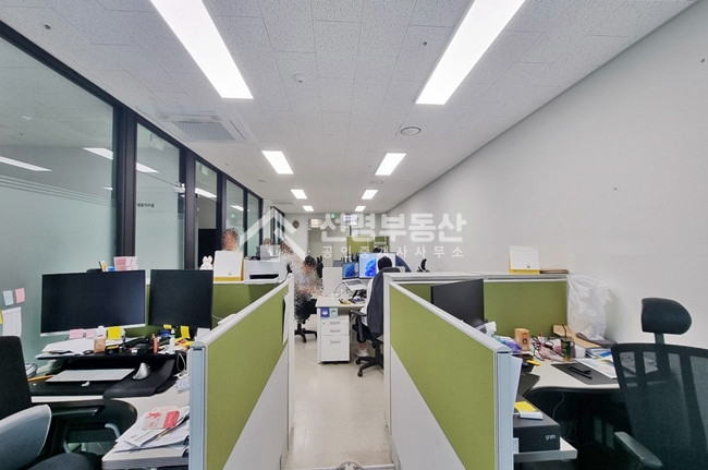 서울 성동구 성수동1가 더스페이스타워동 룸2, 탕비실, 주차2대가능, 준신축 월세 매물번호 10969 사진 1