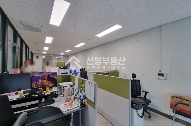 서울 성동구 성수동1가 더스페이스타워동 룸2, 탕비실, 주차2대가능, 준신축 월세 매물번호 10969 사진 2