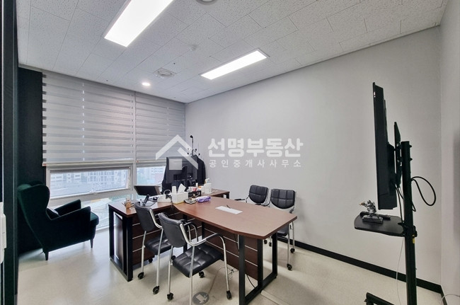 서울 성동구 성수동1가 더스페이스타워동 룸2, 탕비실, 주차2대가능, 준신축 월세 매물번호 10969 사진 4