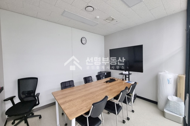 서울 성동구 성수동1가 더스페이스타워동 룸2, 탕비실, 주차2대가능, 준신축 월세 매물번호 10969 사진 5