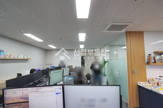 서울 성동구 성수동2가 SKV1센터 룸2개 탕비실 고급형 인테리어 매매 매물번호 11378 사진 4