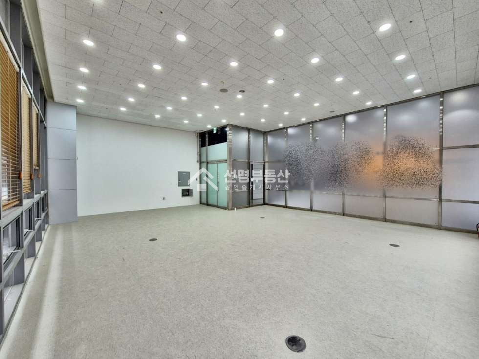 서울 성동구 성수동2가 본동 실30 층고 높은 근생 사무실 및 상가 월세 매물번호 11501 사진 5