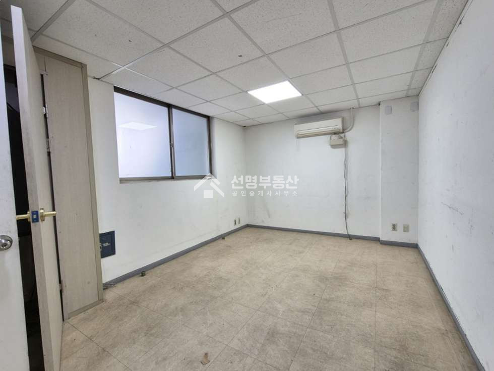 서울 성동구 성수동2가 실50 룸3개 저렴한 대형사무실 월세 매물번호 11531 사진 2