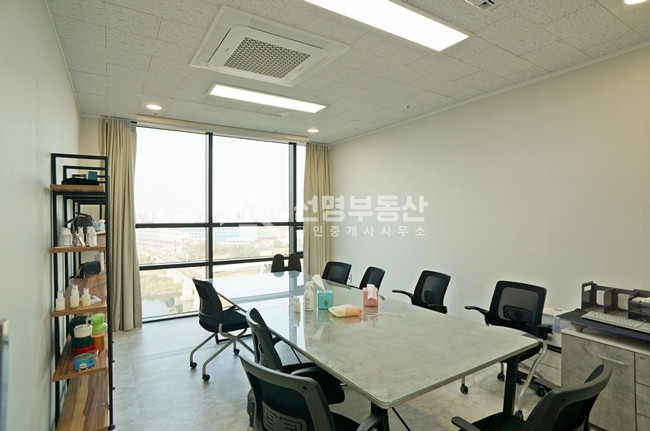 서울 성동구 성수동1가 3면창 중랑천뷰 좋은 사무실, 60평 , 신축,입주 매매 매물번호 10569 사진 5