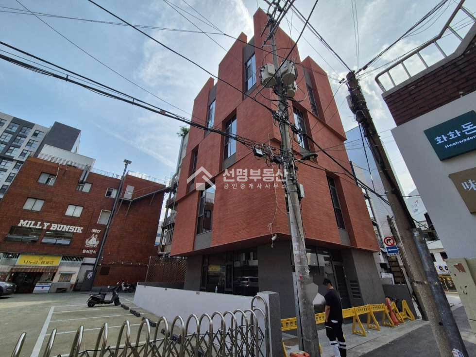서울 성동구 성수동2가 실93평 연무장길 인근 무권리 골목 상가 통임대 월세 매물번호 11591 사진 1
