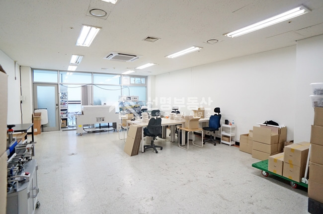 서울 성동구 성수동2가 에이스성수타워1동 최저가 급매 지산, 실평 30평, 평당 1300만원, 제조업추천 매매 매물번호 11077 사진 1