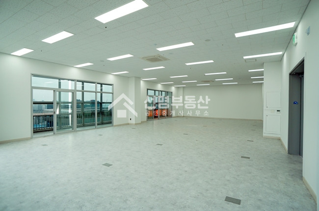 서울 성동구 성수동2가 성수아크밸리동 실 50평 뻥뷰 ,높은층고4.2m 월세 매물번호 11529 사진 4