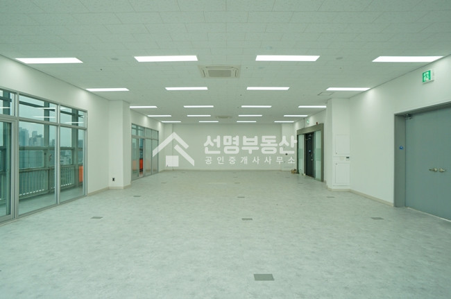 서울 성동구 성수동2가 성수아크밸리동 실 50평 뻥뷰 ,높은층고4.2m 월세 매물번호 11529 사진 5