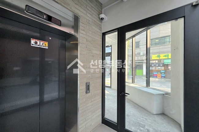 서울 성동구 성수동1가 무권리 신축 상하수도설치 먹자골목 월세 매물번호 11802 사진 2
