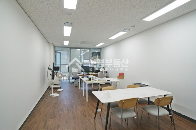 서울 성동구 성수동2가 성수SKV1CENTERI동 성수SKV1, 랜드마크 지산, 빠른입주 월세 매물번호 11901 사진 1