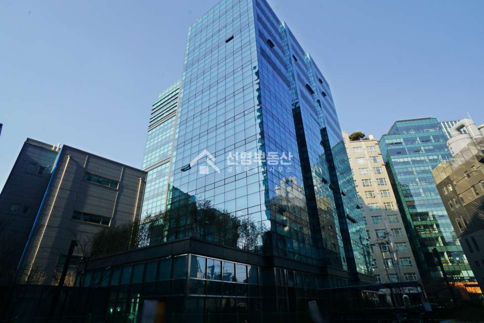 서울 성동구 성수동1가 지식산업센터 1층 독점 카페 자리 월세 매물번호 11812 사진 1