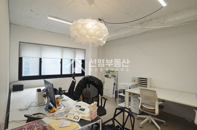 서울 성동구 성수동1가 아뜰리에길 룸3개 화이트 노출형 인테리어 월세 매물번호 11444 사진 5