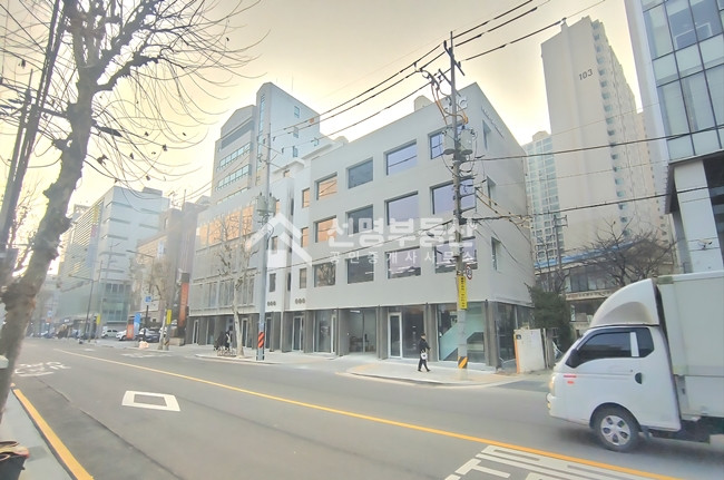 서울 성동구 성수동2가 전용40 올리모델링 신축 감각적인내외부 월세 매물번호 11860 사진 1