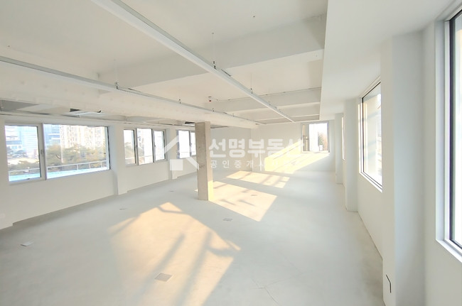 서울 성동구 성수동2가 전용40 올리모델링 신축 감각적인내외부 월세 매물번호 11860 사진 3