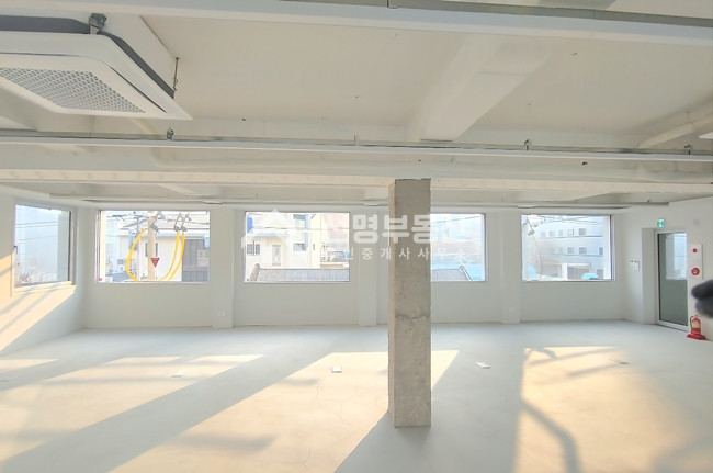 서울 성동구 성수동2가 전용40 올리모델링 신축 감각적인내외부 월세 매물번호 11860 사진 4