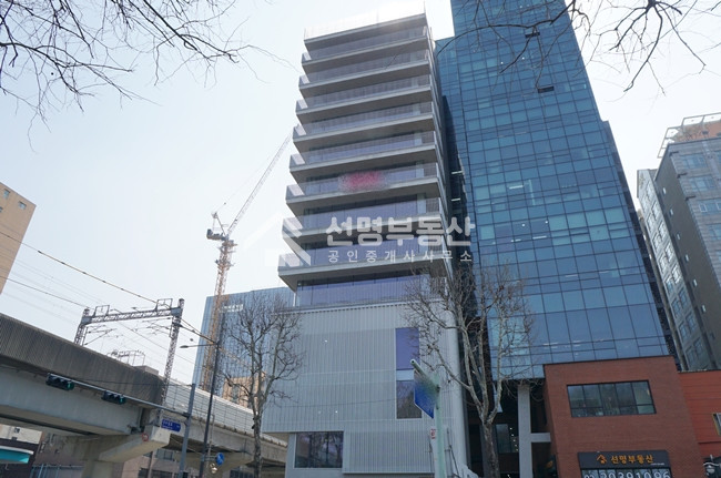 서울 성동구 성수동1가 중랑천뷰 꼬마빌딩 임대 월세 매물번호 11497 사진 1