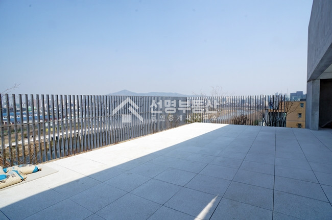 서울 성동구 성수동1가 중랑천뷰 꼬마빌딩 임대 월세 매물번호 11497 사진 2
