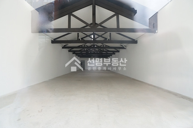 서울 성동구 성수동2가 연무장길 메인도로 70평 팝업 월세 매물번호 11705 사진 3