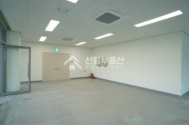 서울 성동구 성수동2가 영구 조망, 즉시입주, 첫입주, 코너, 렌트프리 월세 매물번호 11017 사진 6