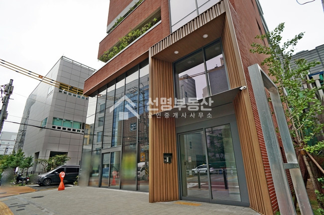 서울 성동구 성수동2가 신축, 첫입주, 예쁜 건물 외관 월세 매물번호 11871 사진 1