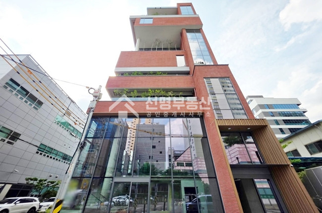 서울 성동구 성수동2가 신축, 첫입주, 예쁜 건물 외관 월세 매물번호 11871 사진 2