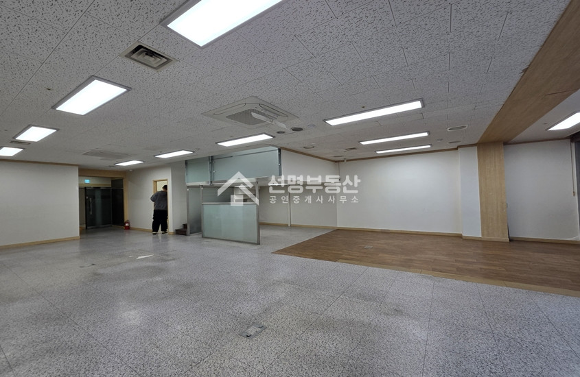 서울 성동구 성수동2가 실 37평, 룸1, 복층, 빠른입주, 가성비 사무실 월세 매물번호 12047 사진 4