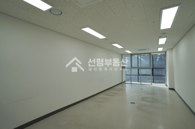 서울 성동구 성수동2가 성수SKV1CENTERI동 skv1센터, 실입주 가능, 공실상태, 평당 2100만원 매매 매물번호 11207 사진 1