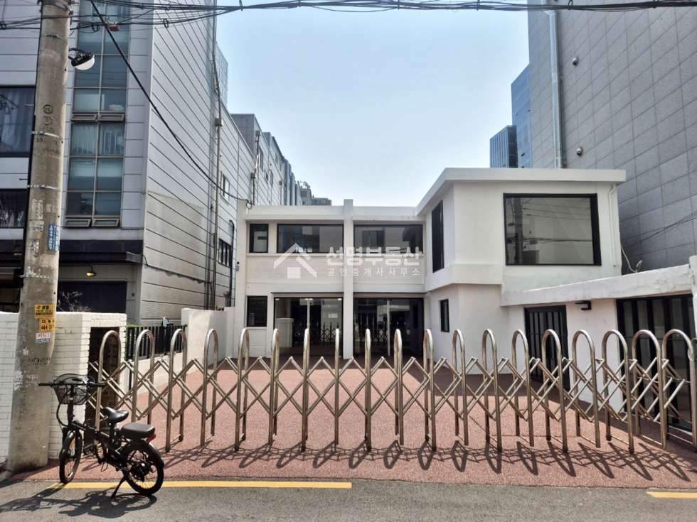 서울 성동구 성수동2가 마땡킴 스토어 옆 큰 평수 팝업 월세 매물번호 11610 사진 1
