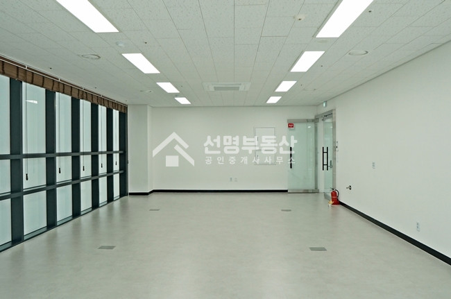 서울 성동구 성수동1가 평당 1970만원, 입주 가능, 채광, 매매 매물번호 10817 사진 6