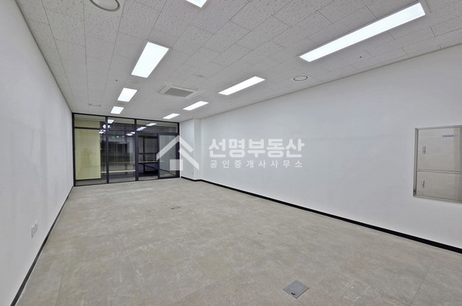 서울 성동구 성수동1가 층고 2.9m,실사용14평, 2층 직통 계단,채광 매매 매물번호 10566 사진 3