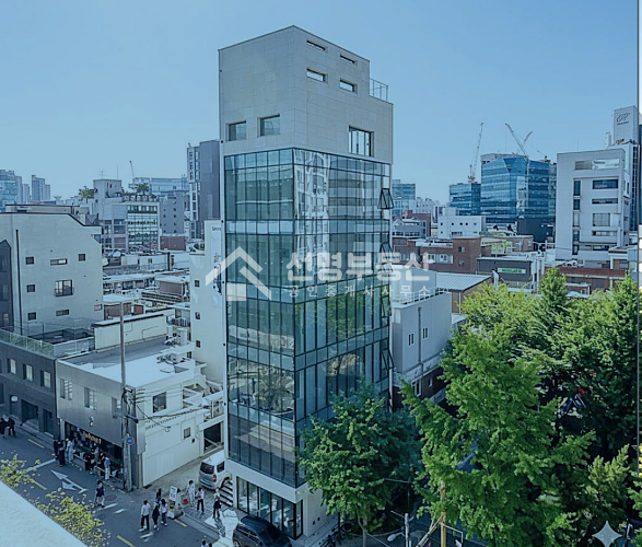 서울 성동구 성수동2가 연무장길 사옥, 연150평 단독 사옥 월세 매물번호 12165 사진 1