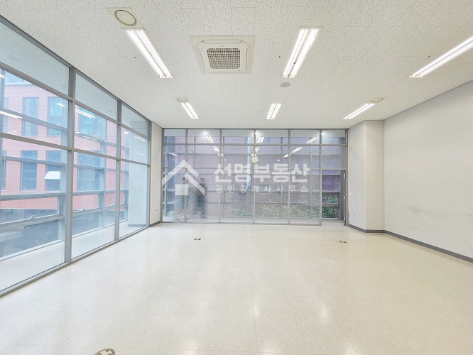 서울 성동구 성수동1가 코너, 높은층고 3.7m 실사용 25평 월세 매물번호 11484 사진 1
