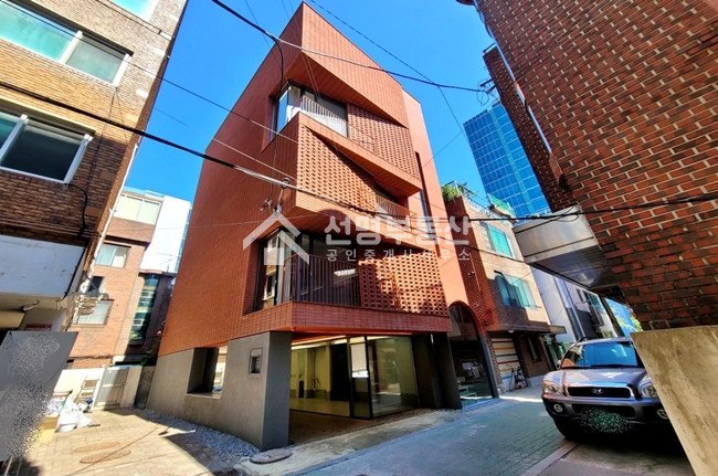 서울 성동구 성수동1가 사옥, 통임대,루프탑, 초역세권, 리모델링 완료 월세 매물번호 11702 사진 1
